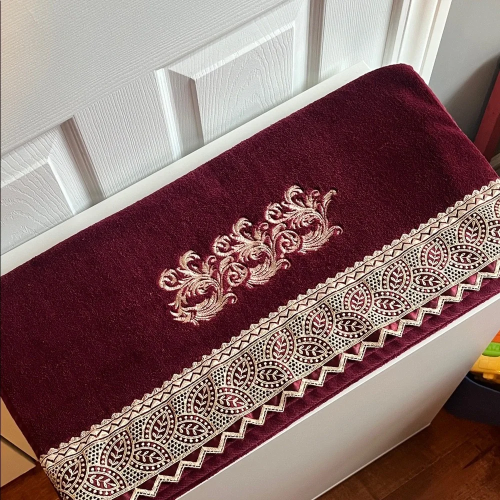 Frenchtex - Plush Embroidered Bath Towel - Burgundy with Ivory Accent set of 2